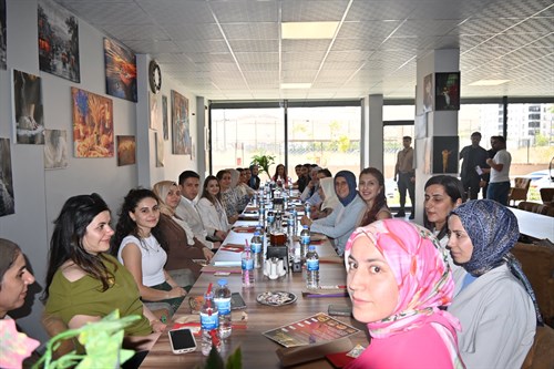 Vali Yardımcımız Büşra Uçar Koyun, Kadın Destek Merkezimiz kursiyerlerine yönelik düzenlenen etkinliğe katıldı.