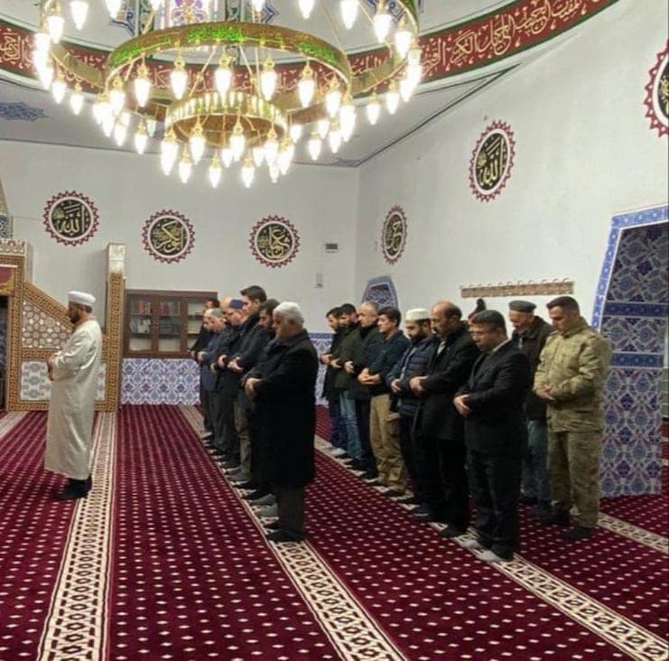İlçe Kaymakamımız, 15 Temmuz Şehidimiz Mahmut EŞİT’in vefat eden annesi merhume Barika EŞİT’in cenaze namazına katıldı. 