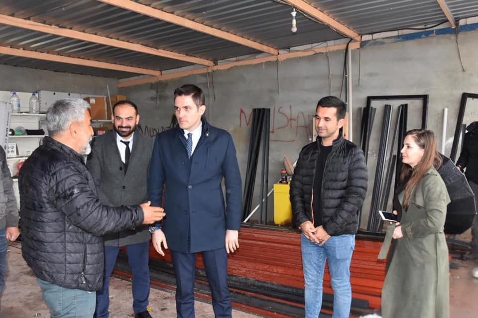 İlçe Kaymakamımız, Depremde evleri zarar gören Derikli Vatandaşlarımız için yapımı devam eden Konteynerleri yerinde inceledi.