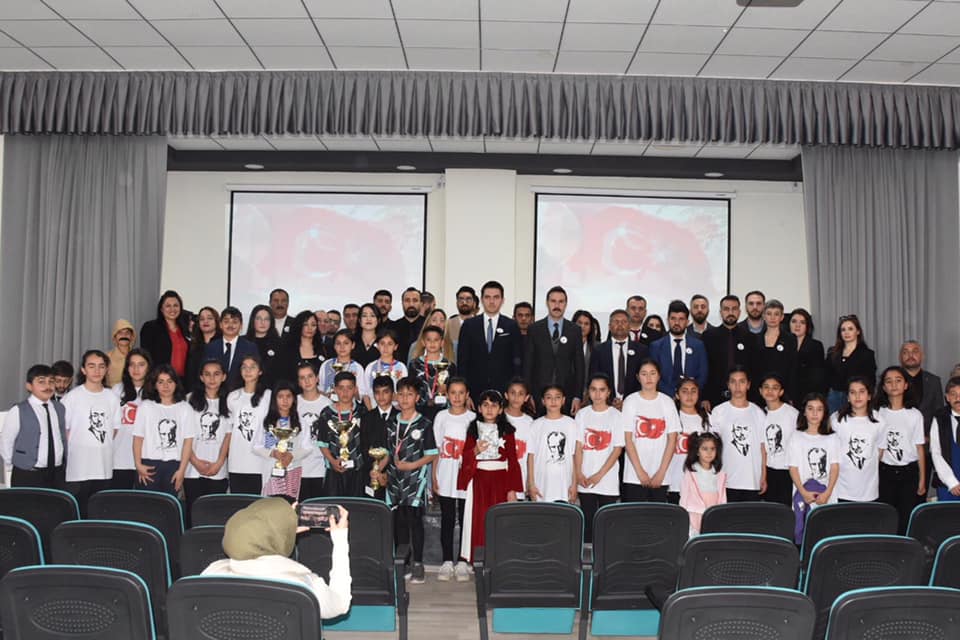 Kültür Merkezinde 18 Mart Çanakkale Zaferi Ve Şehitleri Anma Günü anısına program yapıldı.